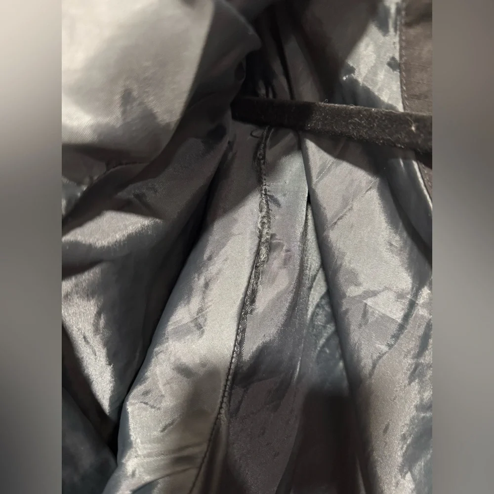 black jacket - Picture 4 of 15